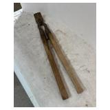 Wood-Handled Livestock Dehorner Tool