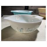 10" Vintage Pyrex Bowl
