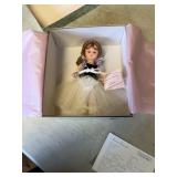 Lavendder Bouquet -360895     9' doll