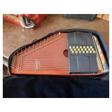 Haro in case Auto Harp Oscar Schmit