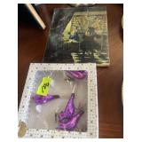 Clip-on birds and tile