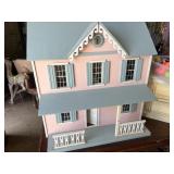 Dollhouse with contents