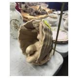 Decorative clam and jug
