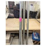 4 metal clamps