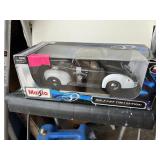 Diecast 1939 Ford Deluxe Police 1:24