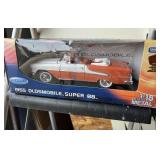 Diecast 1955 Oldsmobile Super 88 1:18
