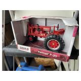 Farmall F-20 1:16
