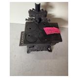 Vintage miniture sewing machinen iron