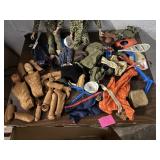 vintage GIJOE men and lots of vintage assessory