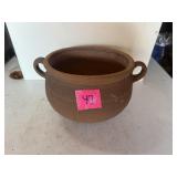 Clay piot with handles