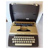 Petite Super International   type writer