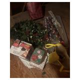 Wrapping Paper, Contents Of Picture