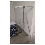 Folding Aluminum Easel