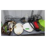 Lot Of Kitchen Items Bakeware Etc