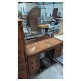 Vintage Vanity With Mirror