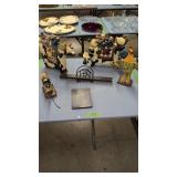 Williraye Decorative Figures Etc As Shown