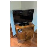 Toshiba Flat Screen Tv 28-in With Wooden Stand