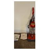 Dirt Devil Reaction Vacuum Cleaner With Pair Of