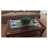 Decorative Items On Top Of Coffee Table