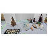 Delaware license plate glassware advertising tins