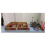 Lot of vintage kitchen utensils