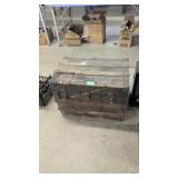 Steamer trunk with tray and remaining contents