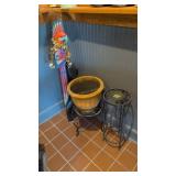 Planters parrot figure