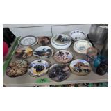 Lot of collectors plates with dogs and animal