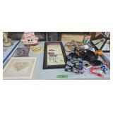 Picture frames Halloween decorations chalkware