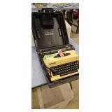 Mediacom extreme computer with keyboard and