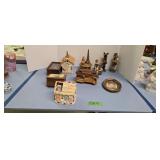 Lots of music boxes and figurines