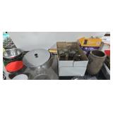 Mixing bowls damaged blue decorated crock g