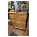 Oak eight drawer roll around wood Carver