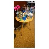 Small stand with Christmas balls, lanterns