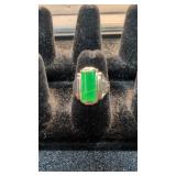 10 Karat Gold Jadeite Ring 6.29 G Size 8 1/4