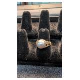 14k gold tested ring with gray Pearl like stone
