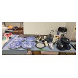 Christmas Plates And Decorative Items