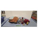 boots raisin figures shopping bags