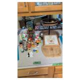 lot of vintage figures m&m dispenser etc as shown
