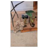 pair of decorative frogs, Coral decorative items