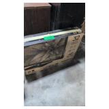 insignia 32-in LED TV