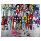 24pc 2000s Monster High Dolls