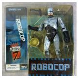 NIP 2004 Movie Maniacs 7 Robocop Action Figure