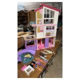 Vtg Giant Barbie House Playset w/8 Dolls