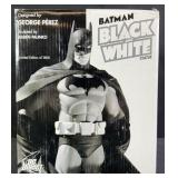 2008 DC Batman Black & White George Perez Statue