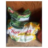 Scotts Turf Builder and Weed & Feed
