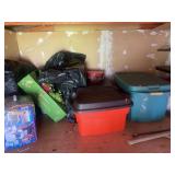 Seasonal Decorations, Storage Containers, Wreath