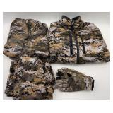 Camo Hunting Apparel Set: Jacket, Hoodie, Pants, and Gloves