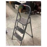 Rubbermaid 3-Step Ladder