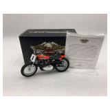 Harley-Davidson 1972 XR750 1:10 Scale Die-Cast Metal Replica